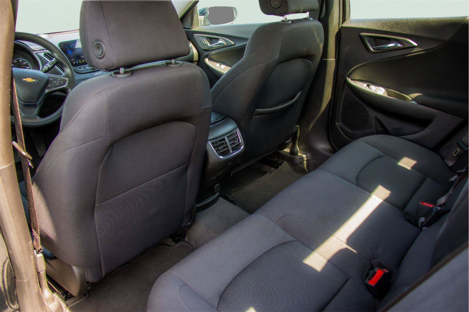 Used 2025 Chevrolet Malibu LT FWD image 8