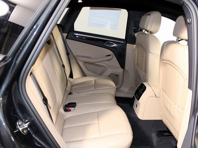 New 2026 Porsche Macan image 22