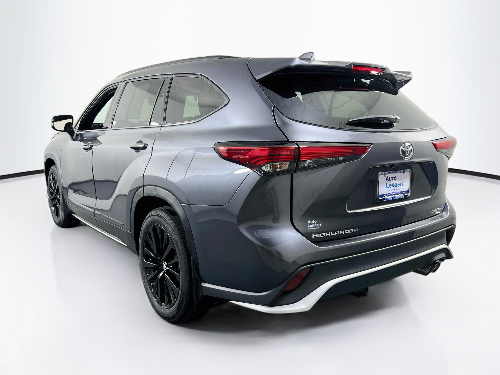 Used 2023 Toyota Highlander XSE AWD/4WD image 7