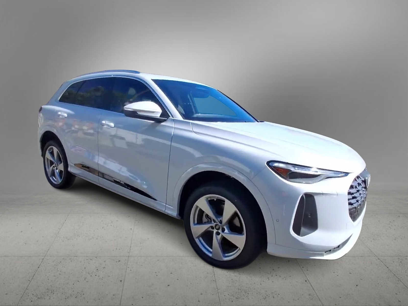 New 2025 Audi Q5 Premium Plus image 2