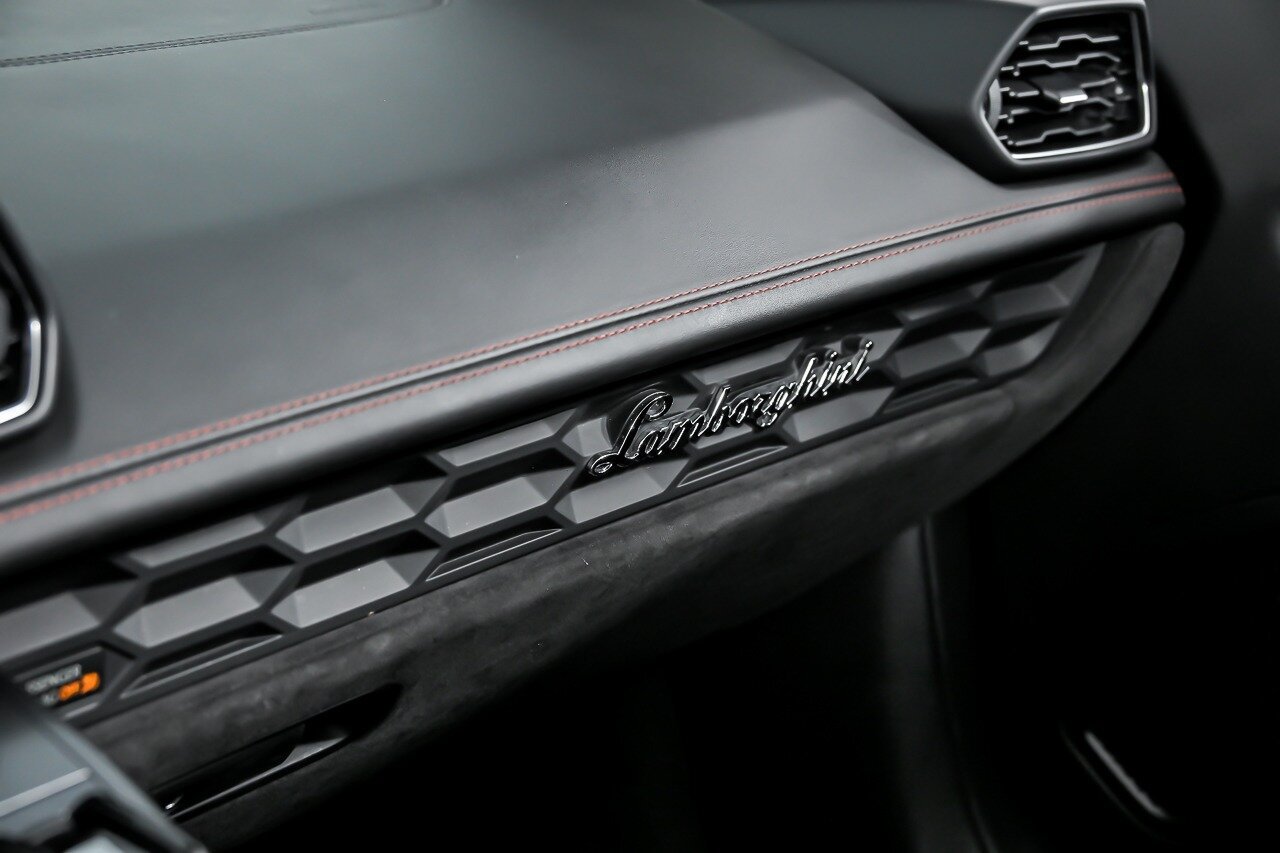 Used 2018 Lamborghini Huracan LP 580-2 RWD image 28