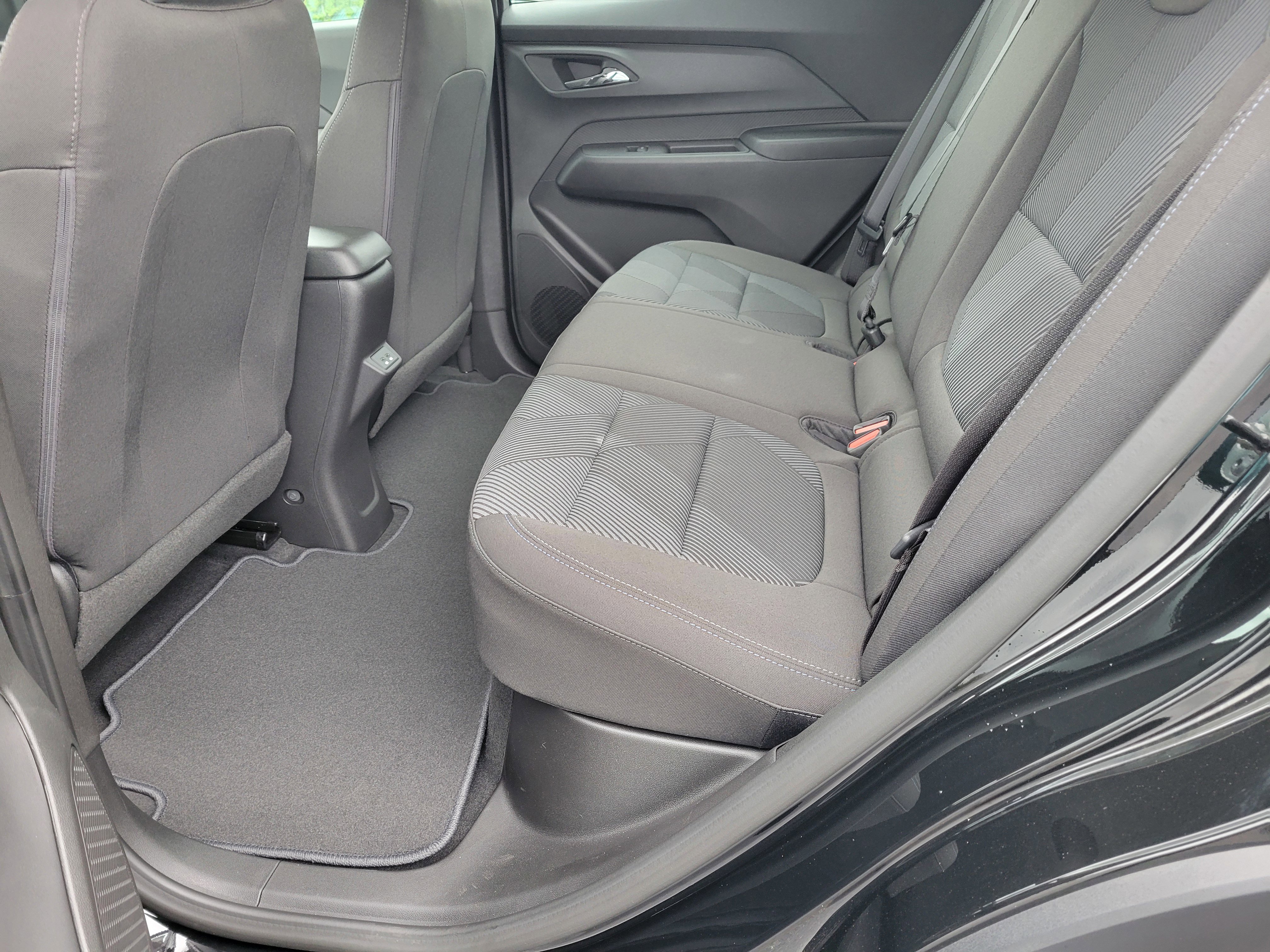 New 2027 Chevrolet Bolt LT image 32