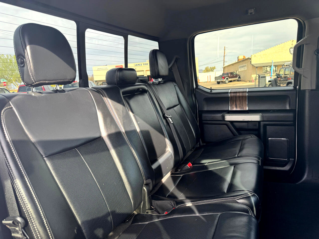 Used 2019 Ford F150 Lariat image 31