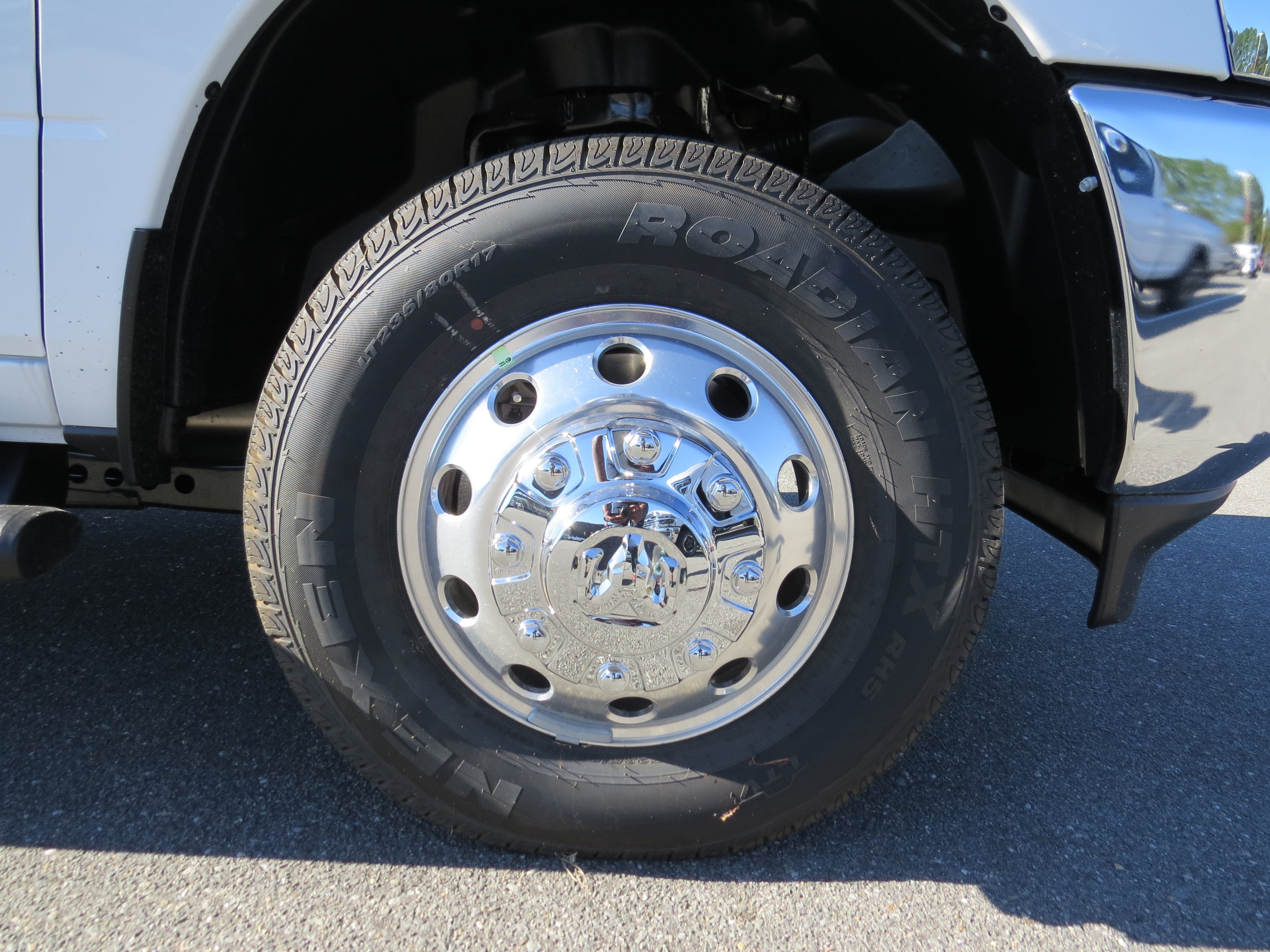 New 2026 RAM 3500 Tradesman w/ Chrome Appearance Group AWD/4WD image 11