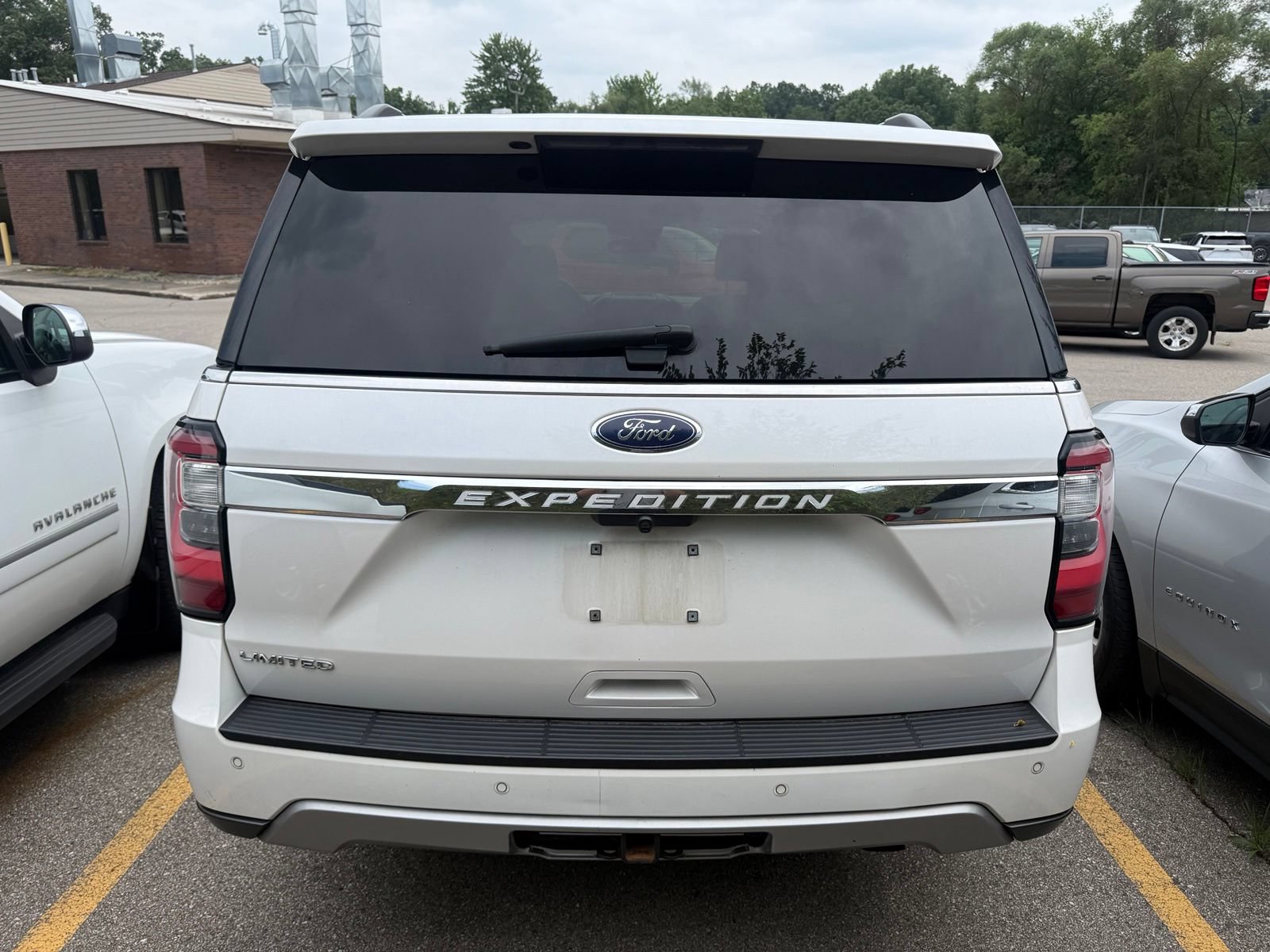 Used 2019 Ford Expedition Limited w/ Equipment Group 302A AWD/4WD image 3