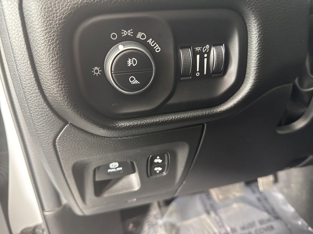 Used 2025 RAM 1500 Laramie image 16