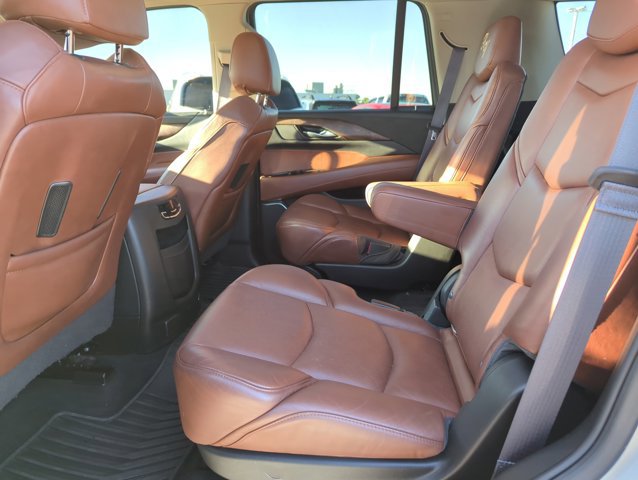 Used 2016 Cadillac Escalade Luxury image 22