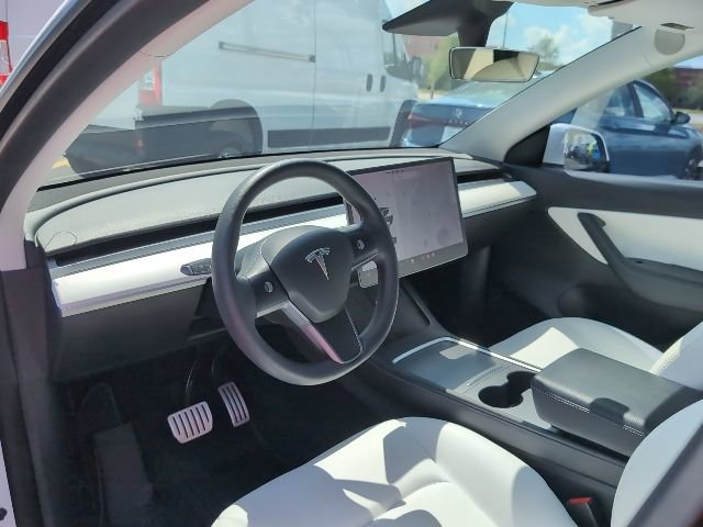 Used 2022 Tesla Model Y Performance image 8