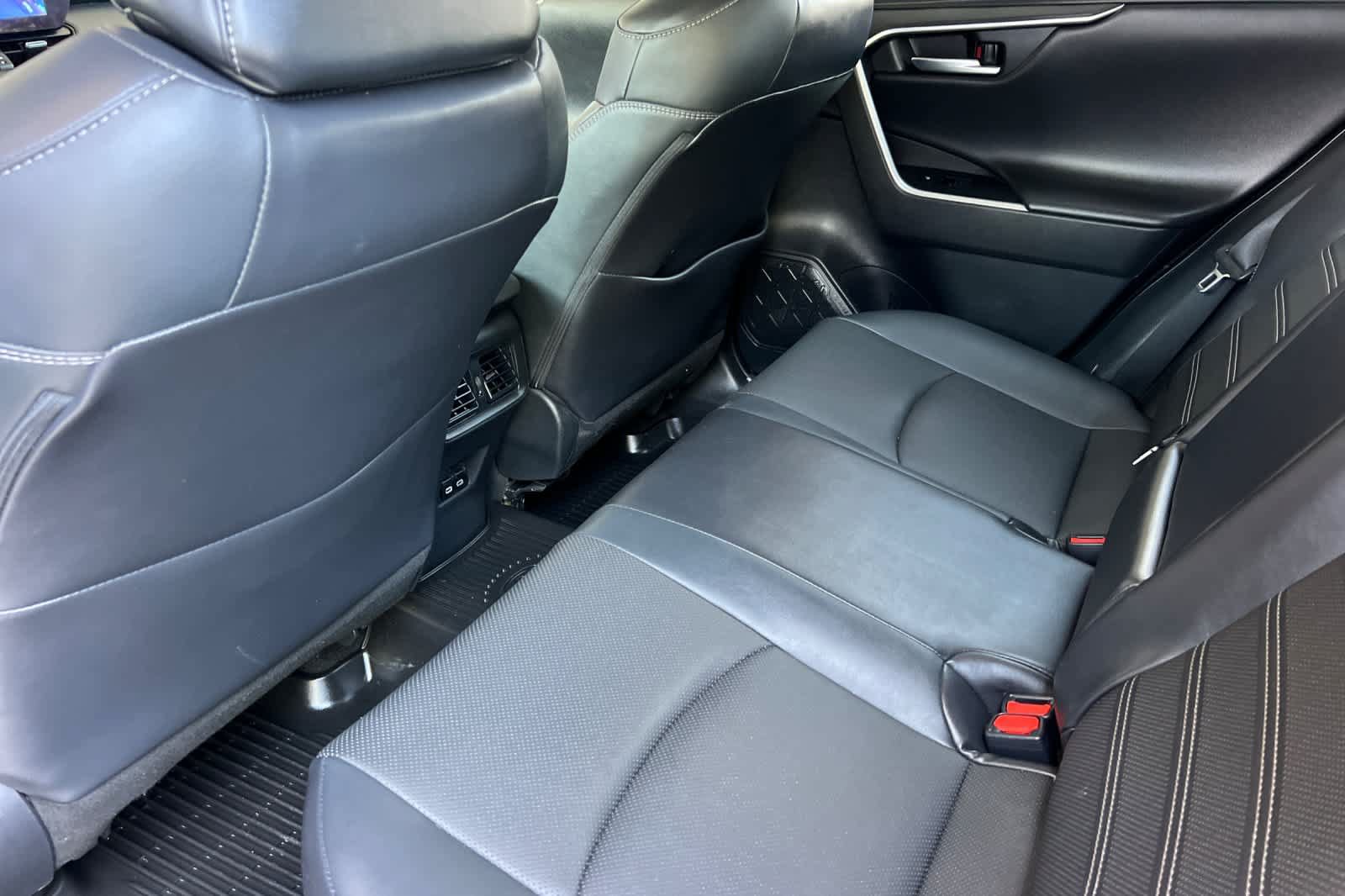 Used 2023 Toyota RAV4 Limited AWD/4WD image 4