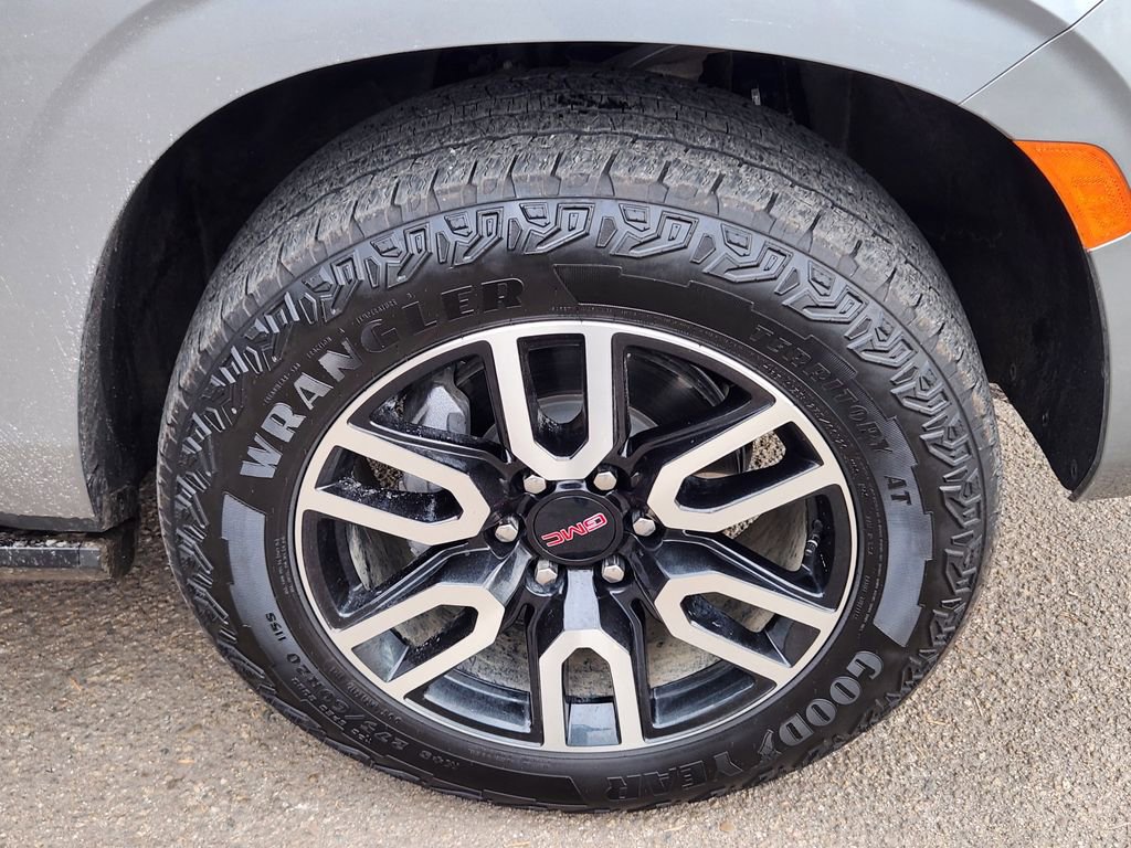 Used 2024 GMC Yukon AT4 w/ AT4 Premium Plus Package image 17