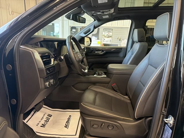 Used 2025 GMC Yukon XL Elevation AWD/4WD image 10