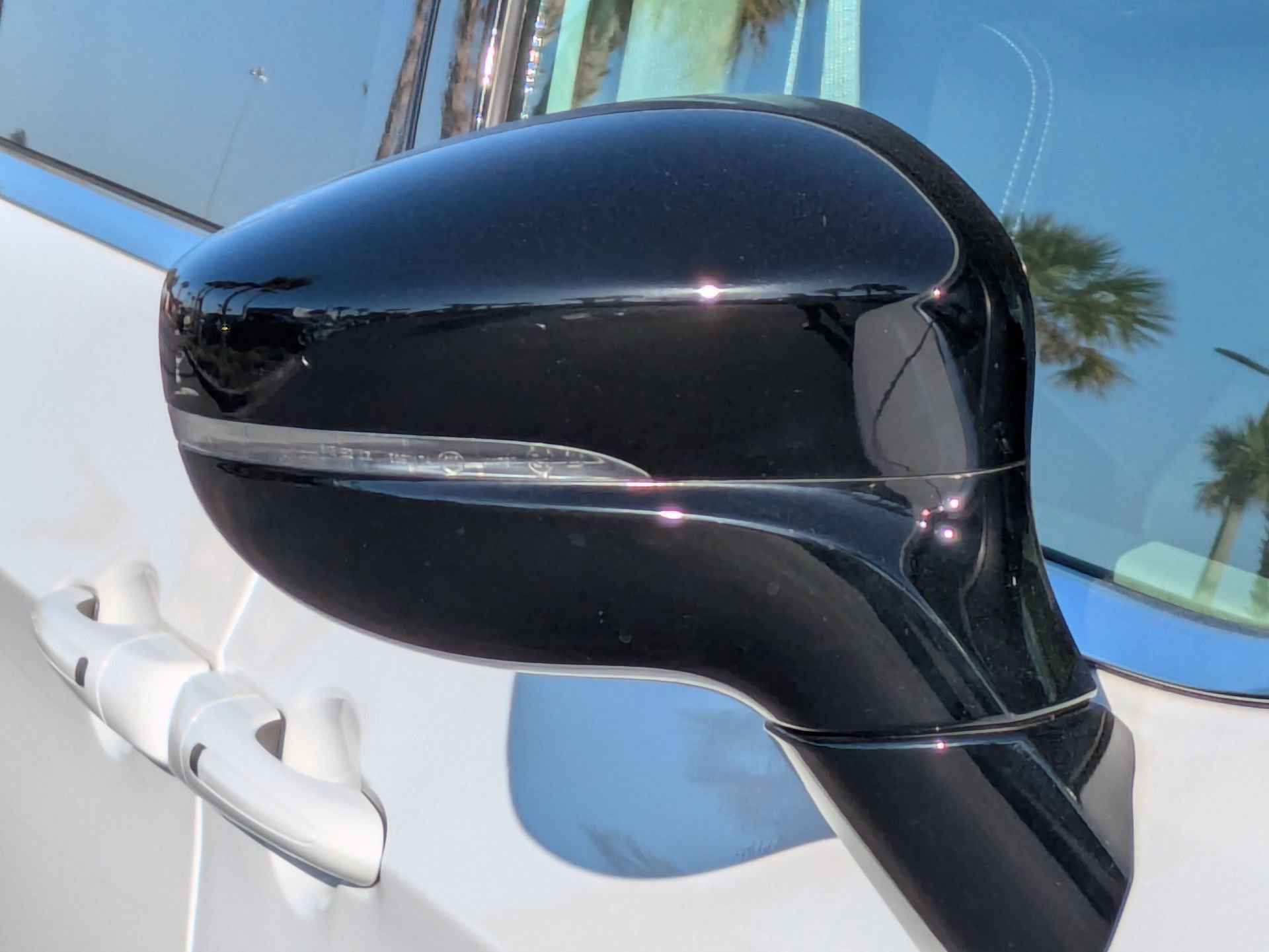 Used 2024 Chrysler Pacifica Touring-L image 15