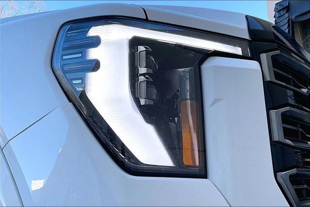 Used 2024 GMC Sierra 2500 AT4 w/ Technology Package image 32