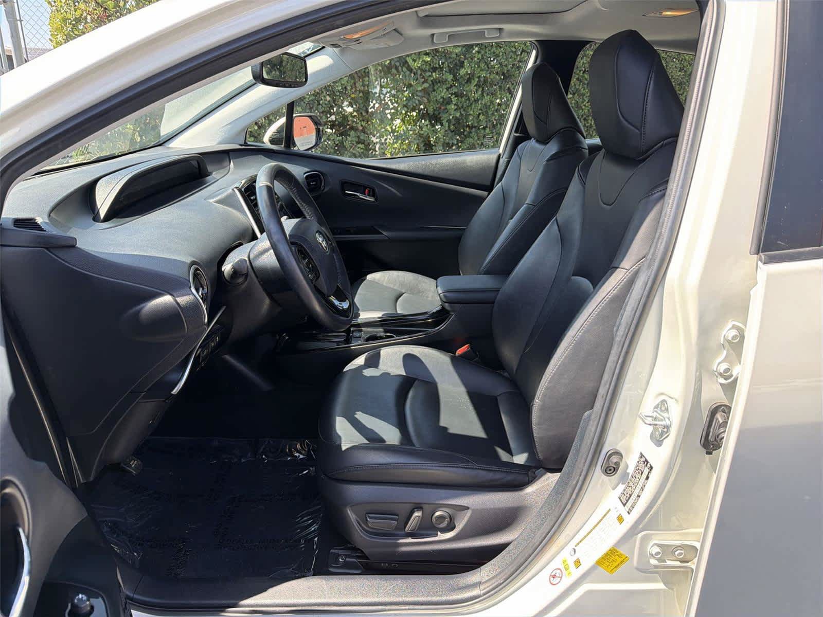 Used 2019 Toyota Prius XLE w/ Advanced Technology Package FWD image 12