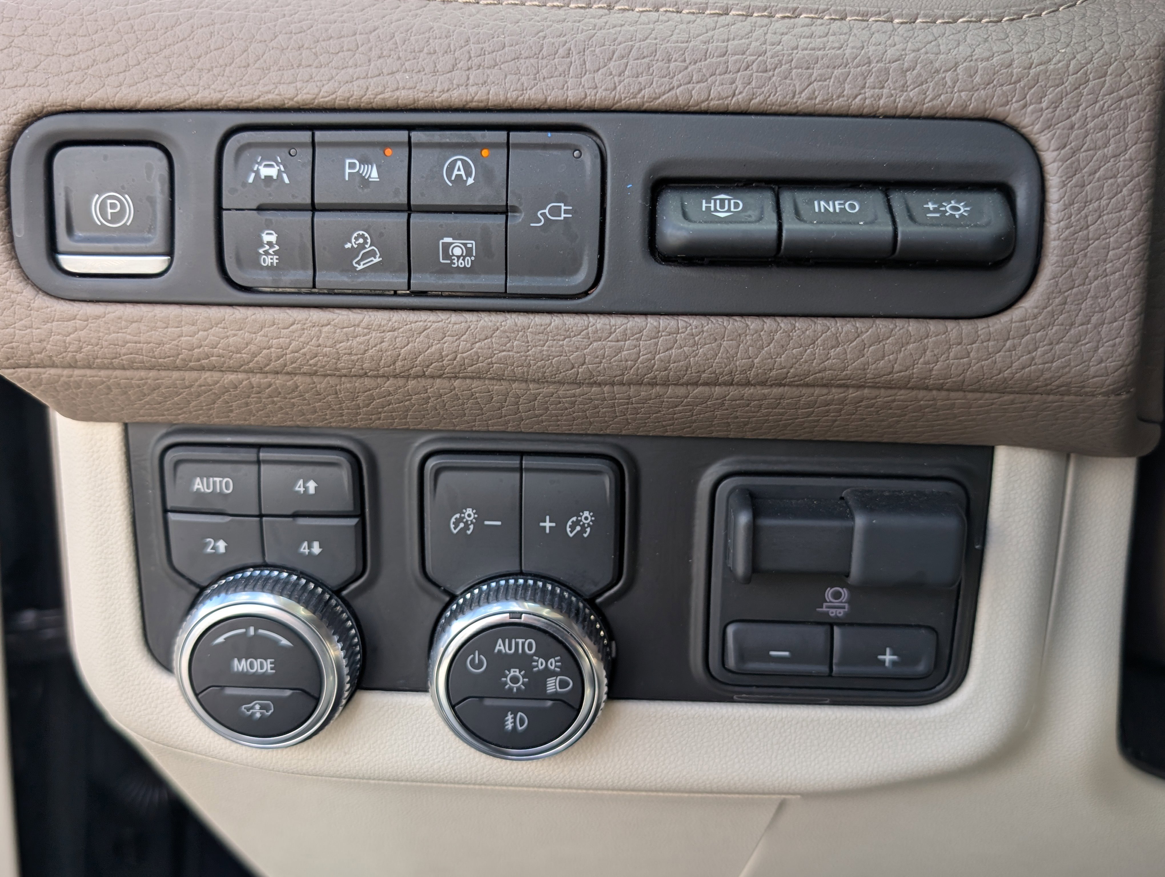 Used 2022 GMC Yukon Denali w/ Max Trailering Package image 25