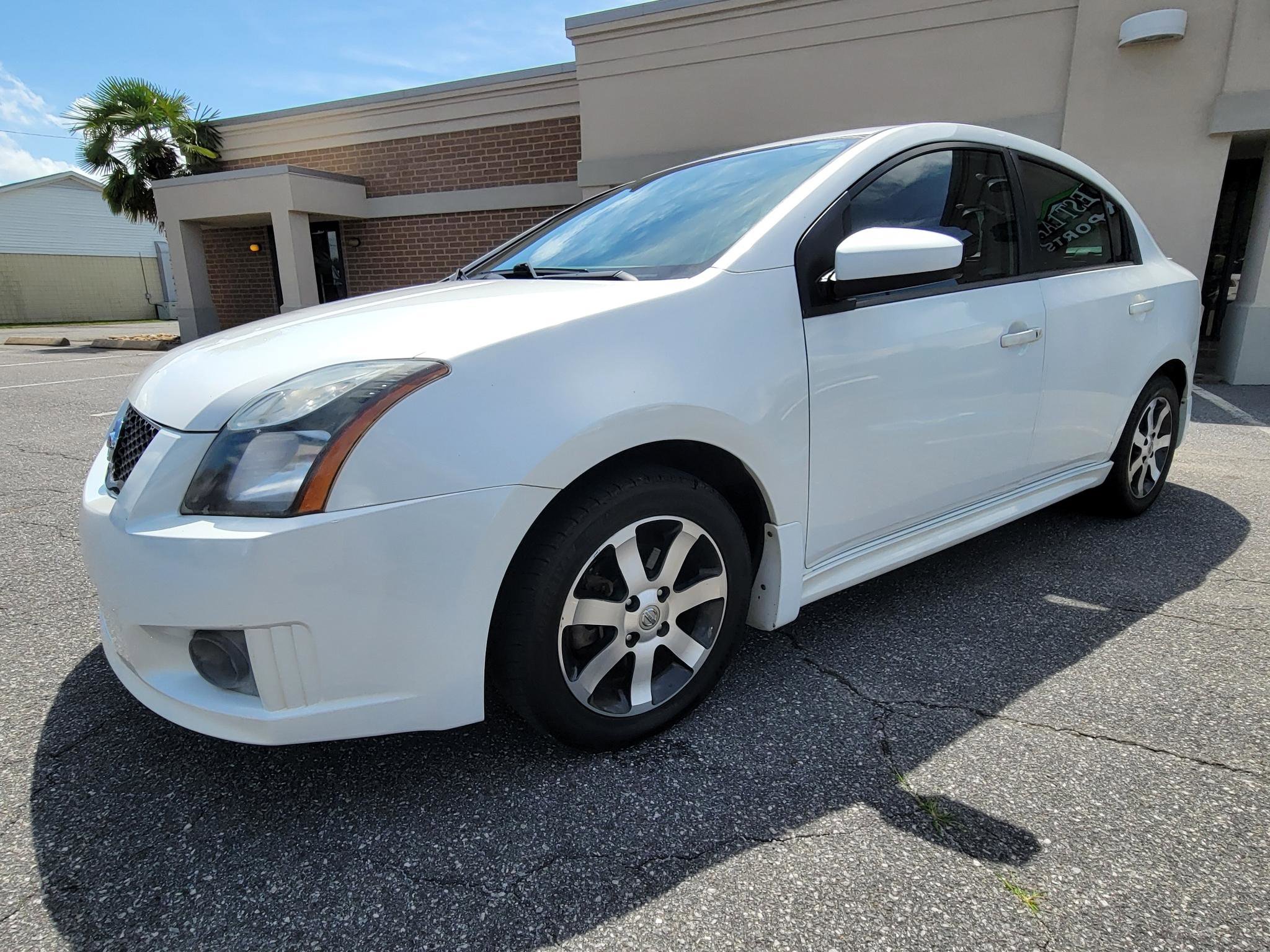 Used 2012 Nissan Sentra 2.0 SR w/ Special Edition Pkg FWD image 6
