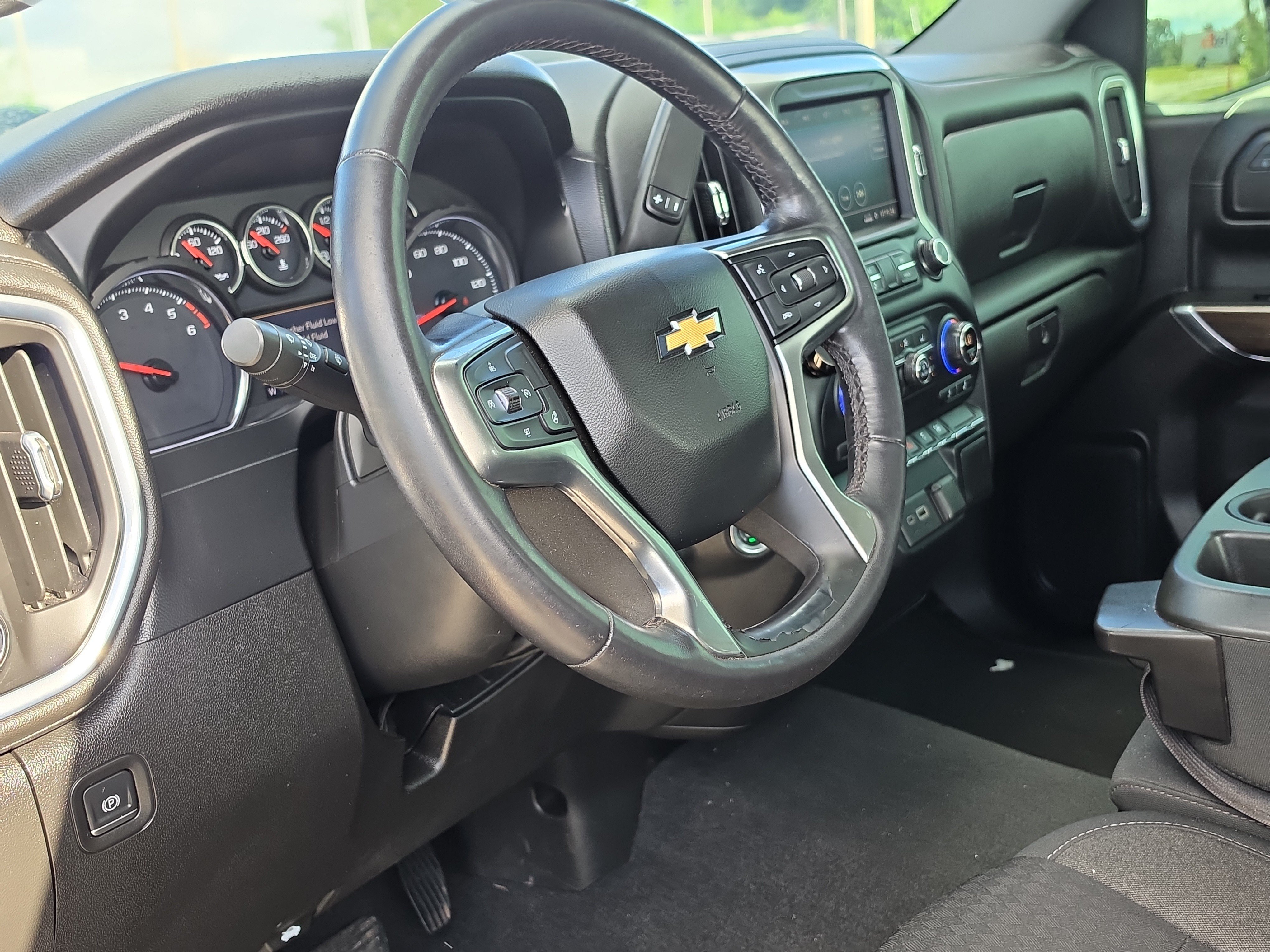 Used 2021 Chevrolet Silverado 1500 LT RWD image 14