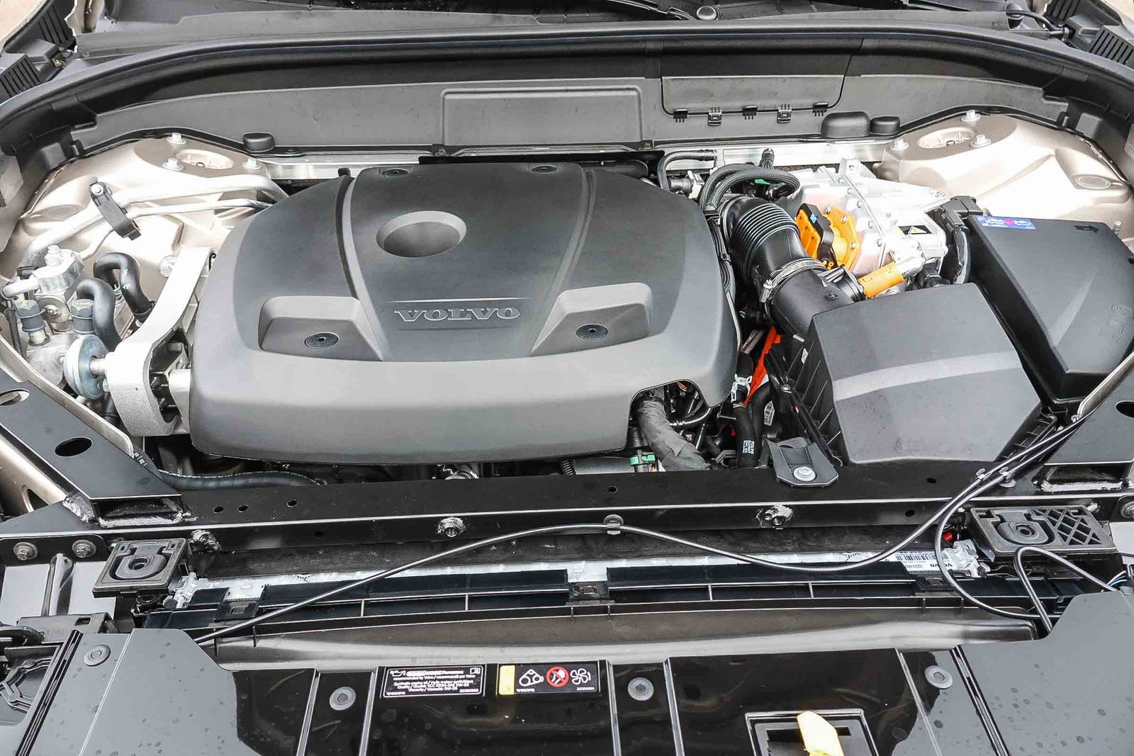 New 2026 Volvo XC60 T8 Ultra w/ Protection Package Premier AWD/4WD image 42