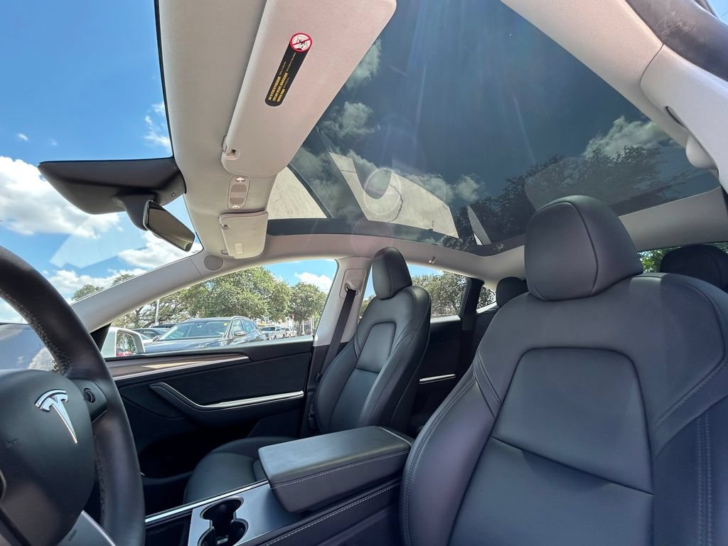 Used 2024 Tesla Model Y Long Range AWD/4WD image 12