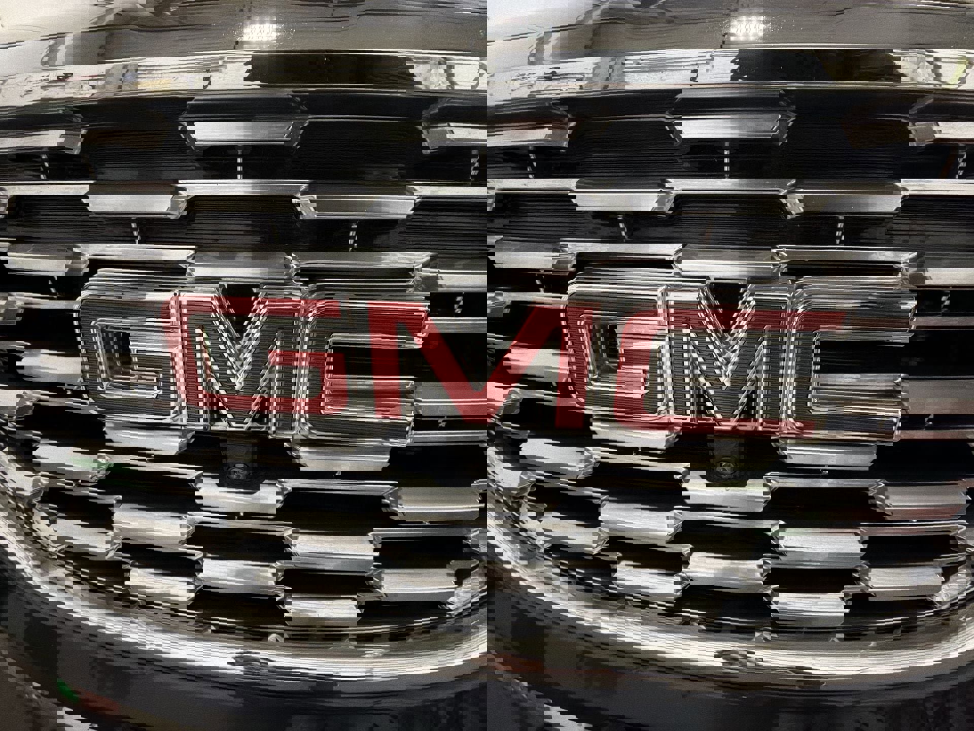 Used 2019 GMC Terrain Denali w/ Advanced Safety Package image 32