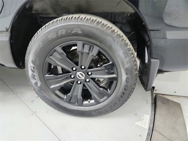 Used 2023 Nissan Titan SV w/ SV Convenience Package image 40