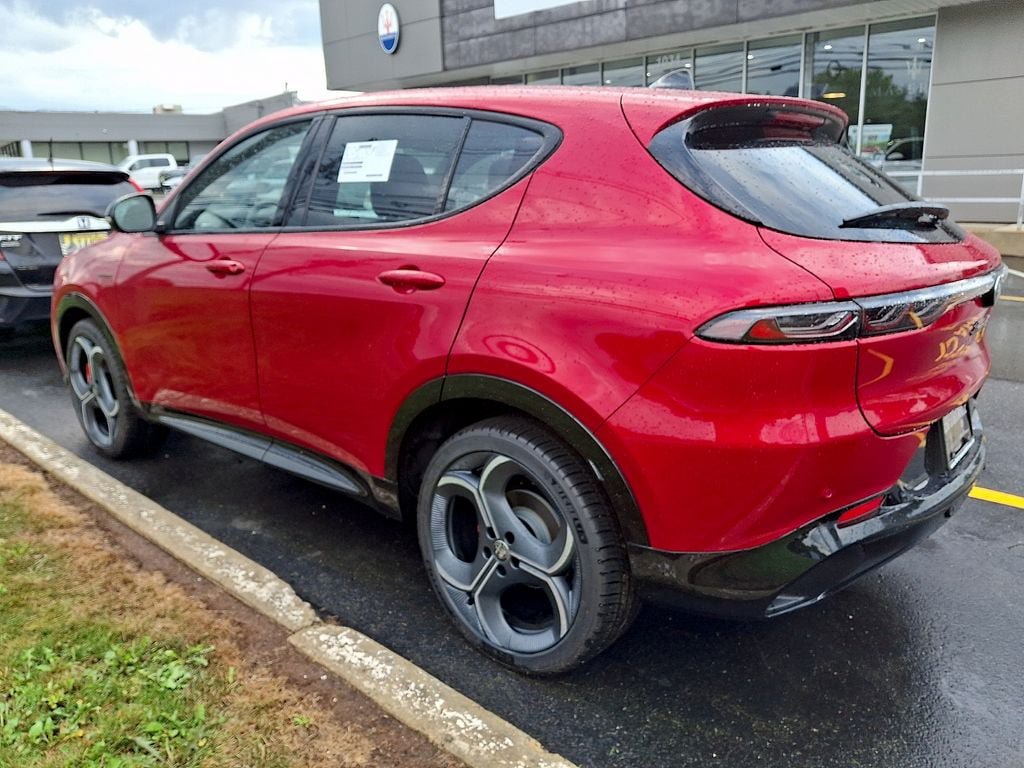New 2026 Alfa Romeo Tonale w/ Quick Order Package 23H Volce AWD/4WD image 4