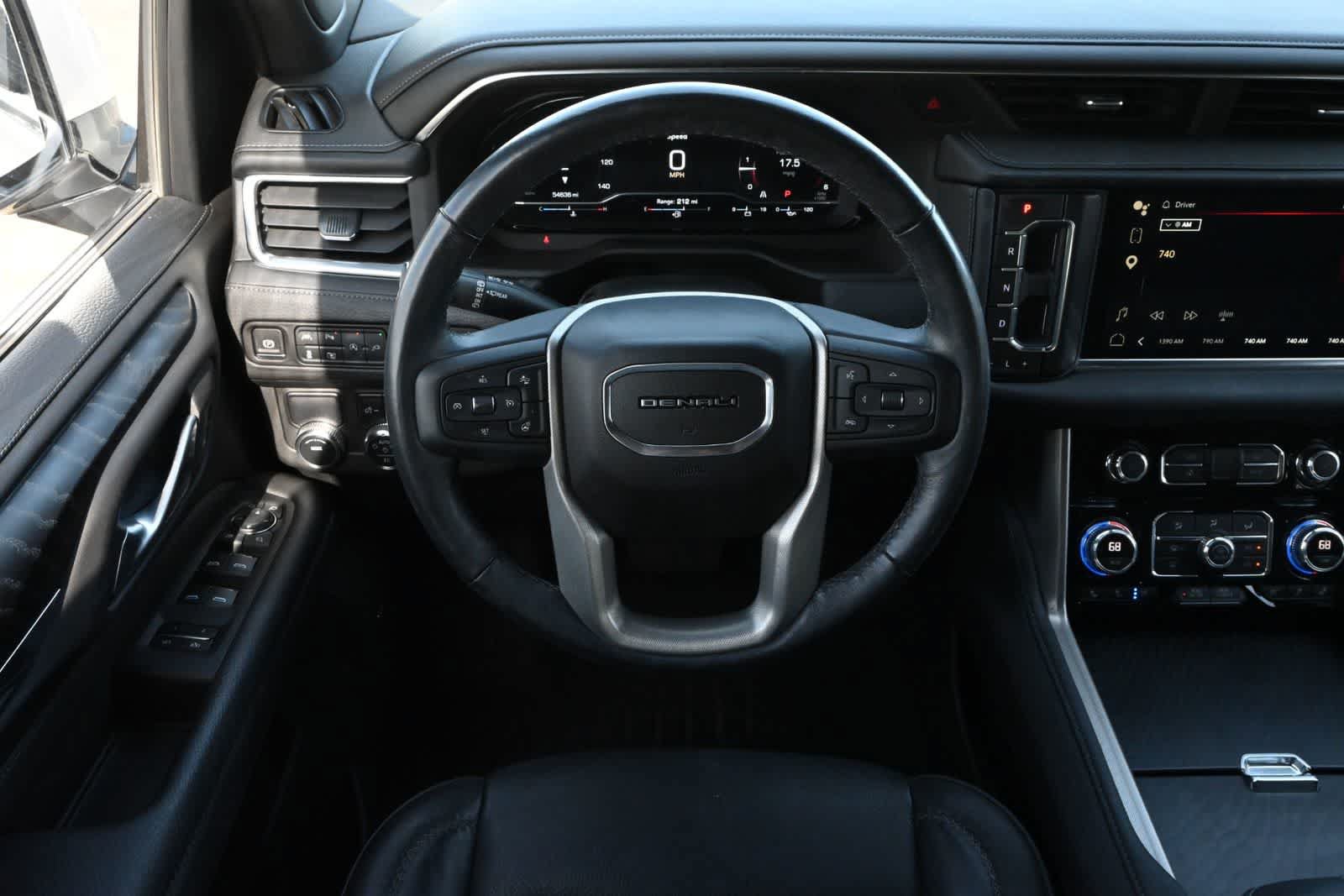 Used 2022 GMC Yukon Denali RWD image 9