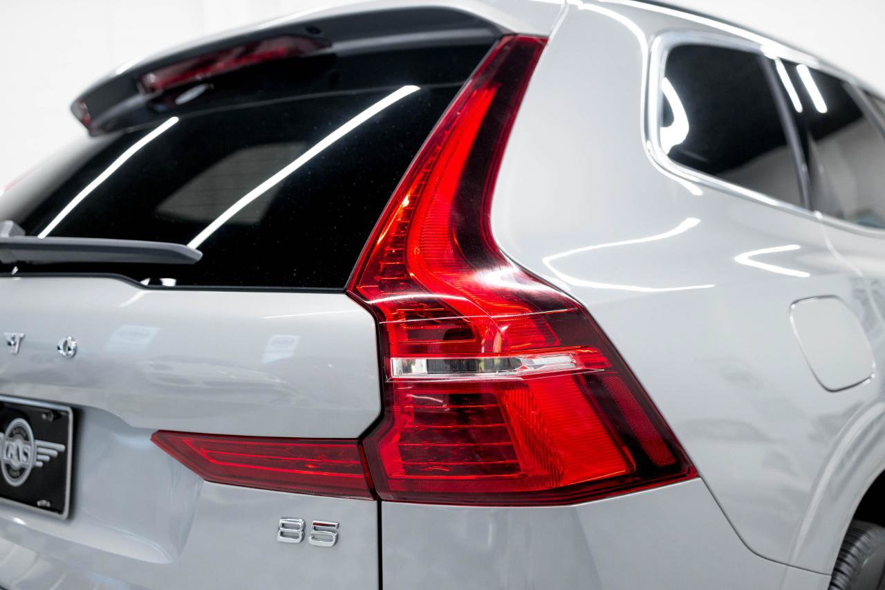 Used 2022 Volvo XC60 B5 Momentum w/ Climate Package FWD image 18