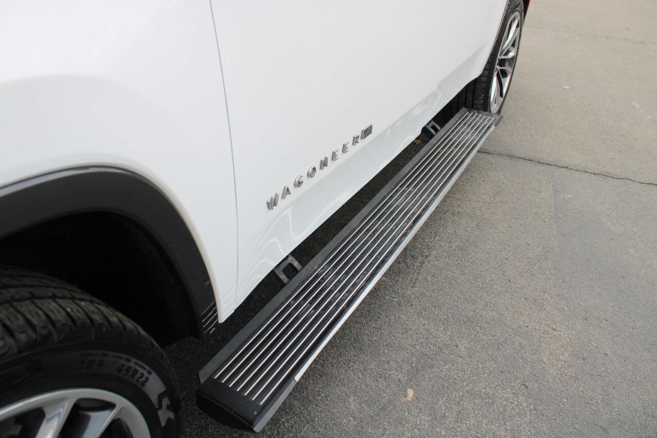 Used 2022 Jeep Wagoneer Series III w/ Premium Group I image 10