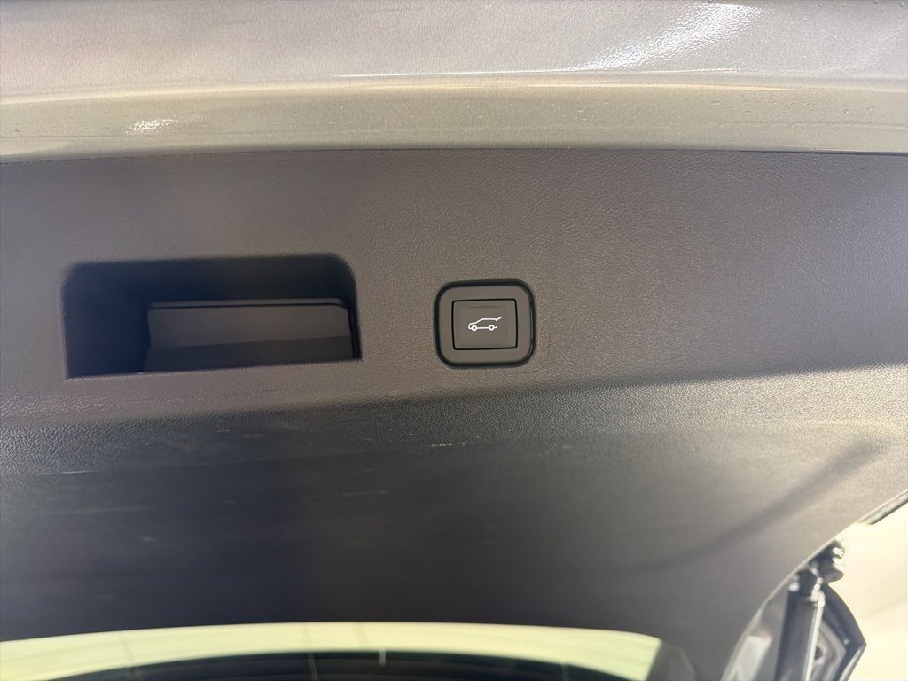 Used 2025 Buick Enclave Sport Touring image 27