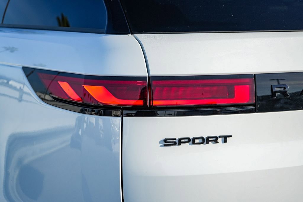 Used 2024 Land Rover Range Rover Sport Dynamic SE image 10