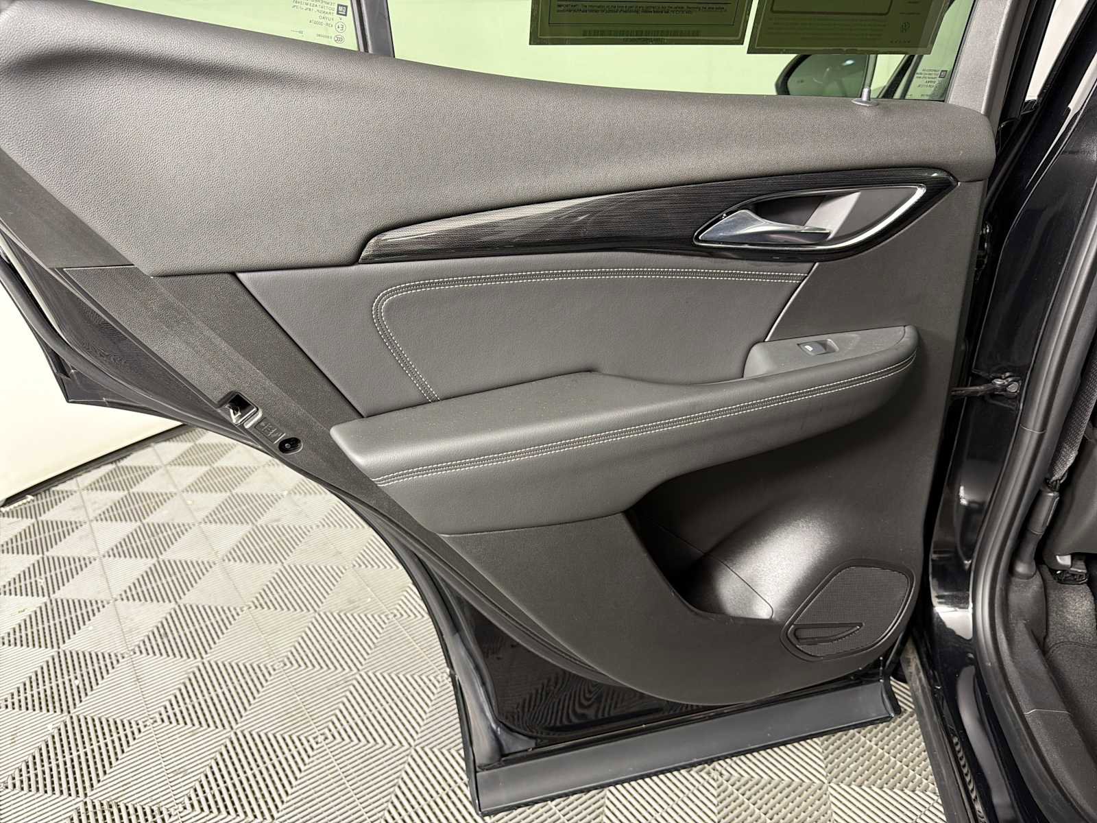 Used 2023 Buick Envision Essence w/ Sport Touring Package image 20