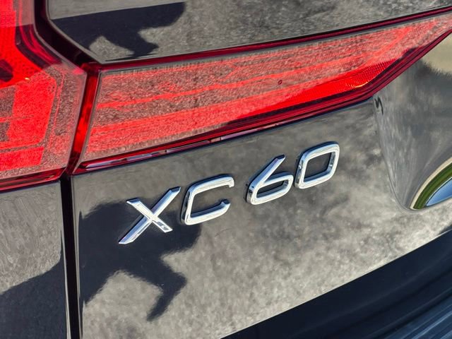 Used 2021 Volvo XC60 T5 Momentum AWD/4WD image 13