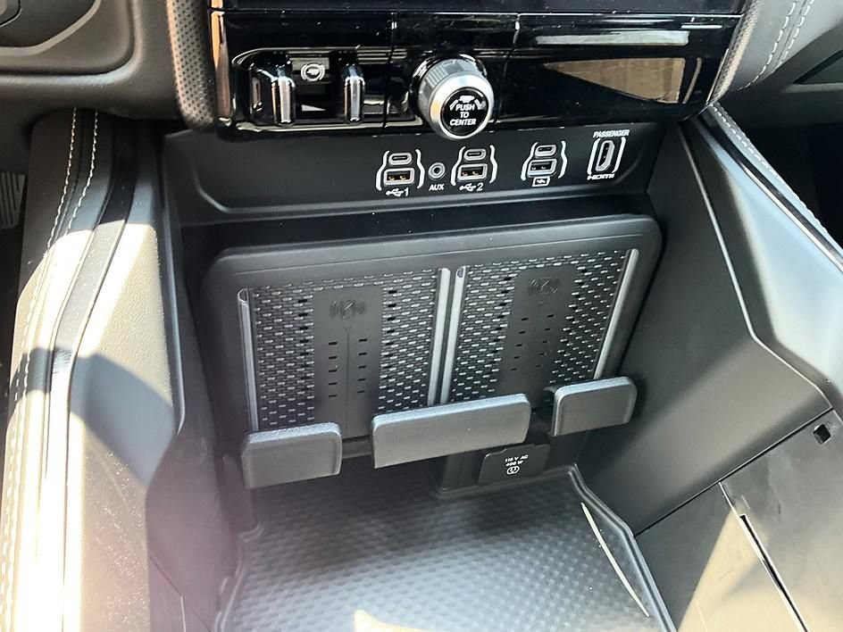 New 2026 RAM 3500 Limited AWD/4WD image 24