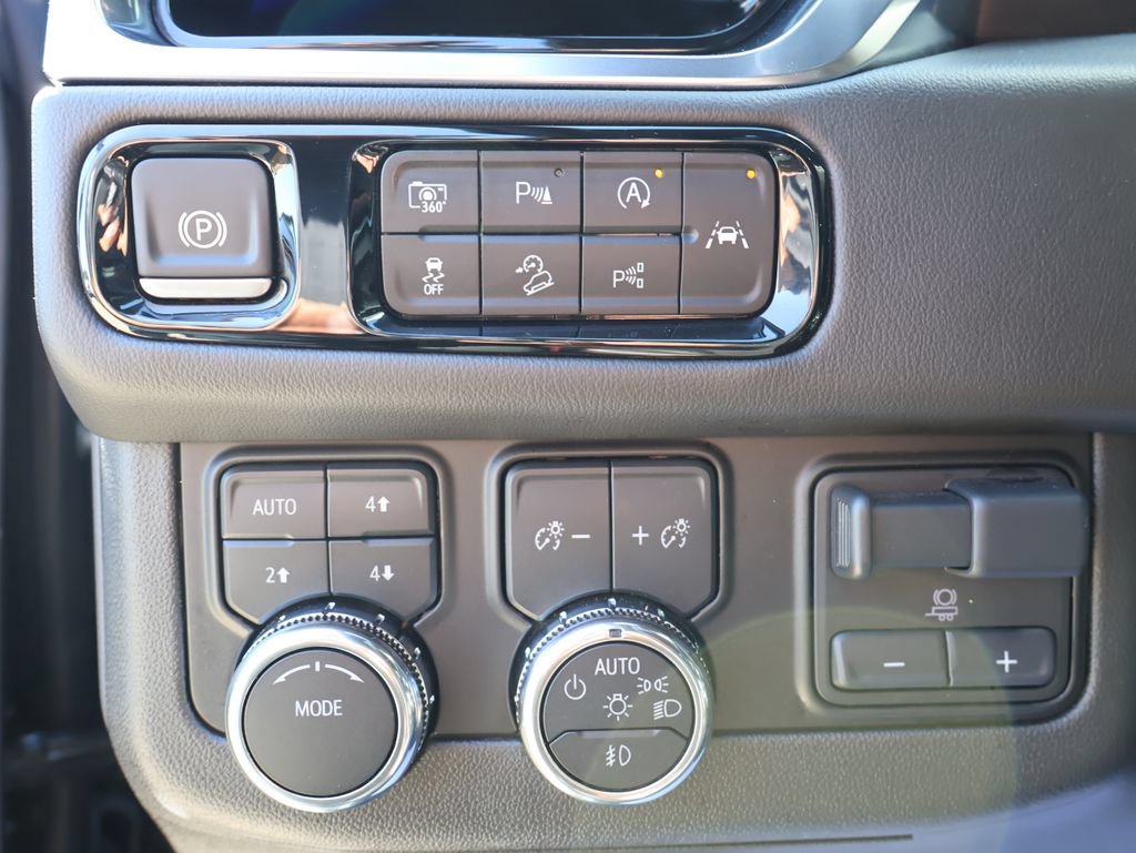 Certified 2025 GMC Yukon XL Elevation AWD/4WD image 13