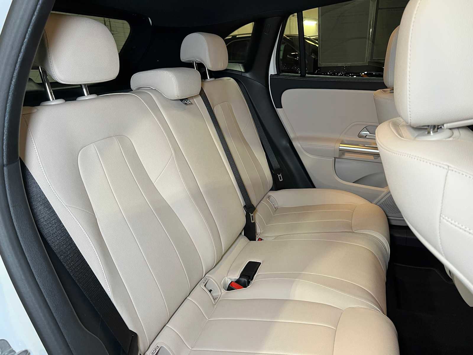 Certified 2025 Mercedes-Benz GLA 250 4MATIC image 15