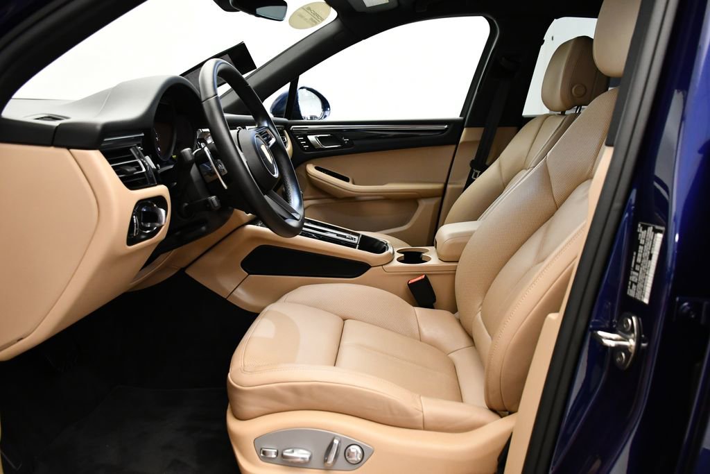 Used 2025 Porsche Macan image 5