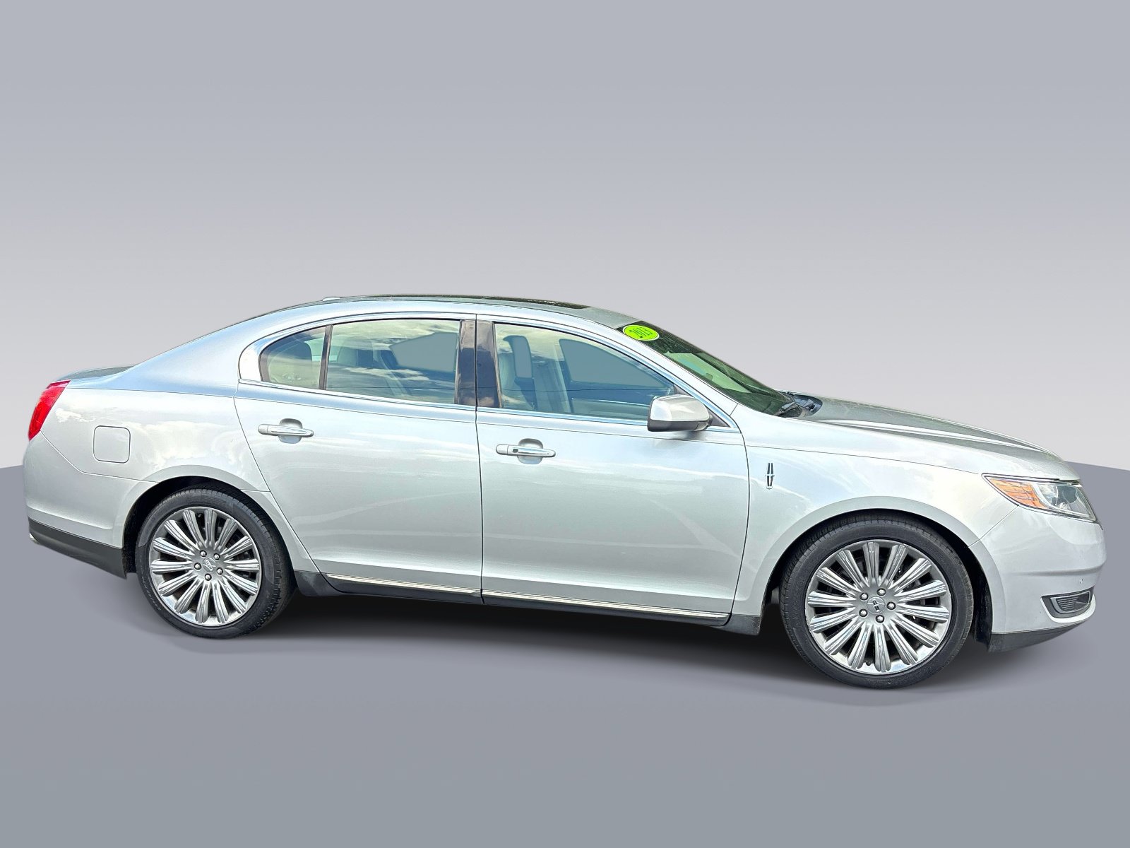 Used 2013 Lincoln MKS FWD image 2