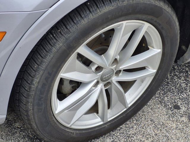 Used 2018 Audi Q3 2.0T Premium w/ Convenience Package AWD/4WD image 3