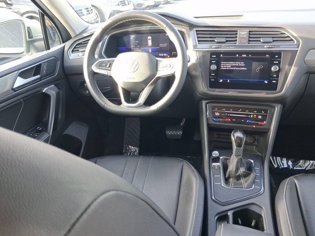 Used 2022 Volkswagen Tiguan SE FWD image 10