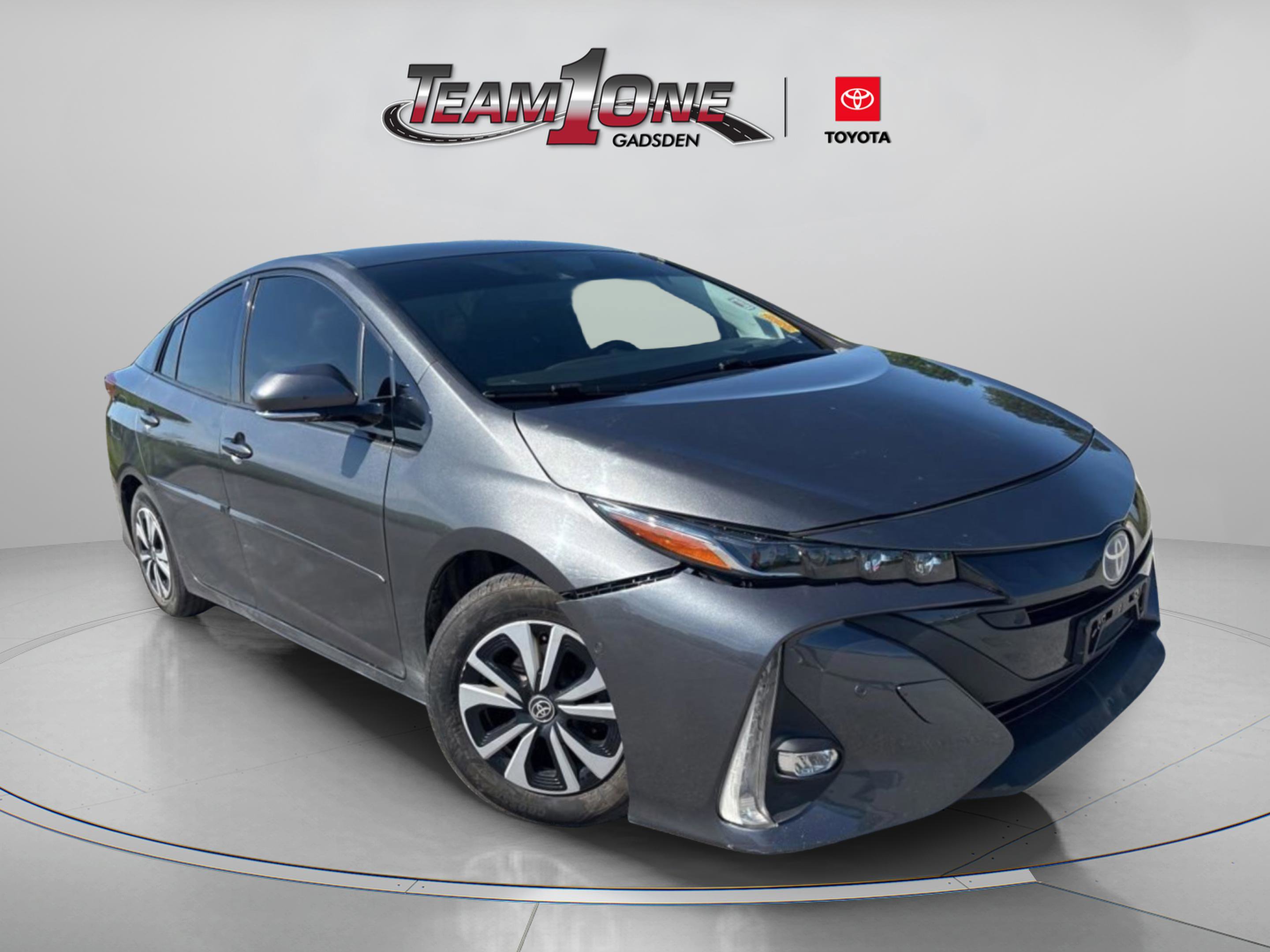 Used 2017 Toyota Prius Prime Advanced w/ Carpet Mat Package FWD image 1