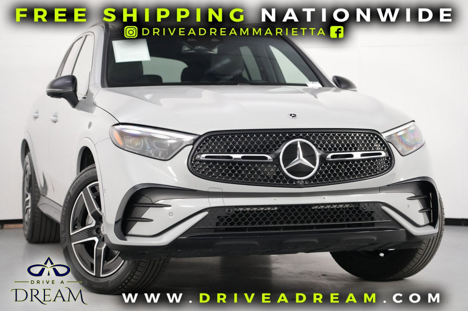 Used 2025 Mercedes-Benz GLC 300 4MATIC w/ AMG Line image 2