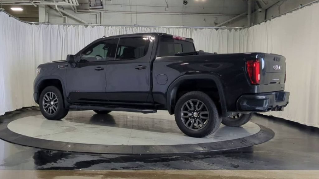 Used 2020 GMC Sierra 1500 AT4 w/ AT4 Premium Package AWD/4WD image 8
