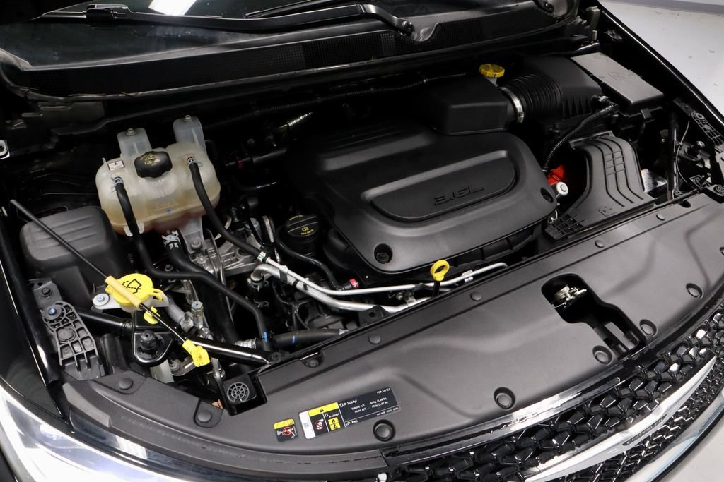 Used 2025 Chrysler Pacifica Select FWD image 15