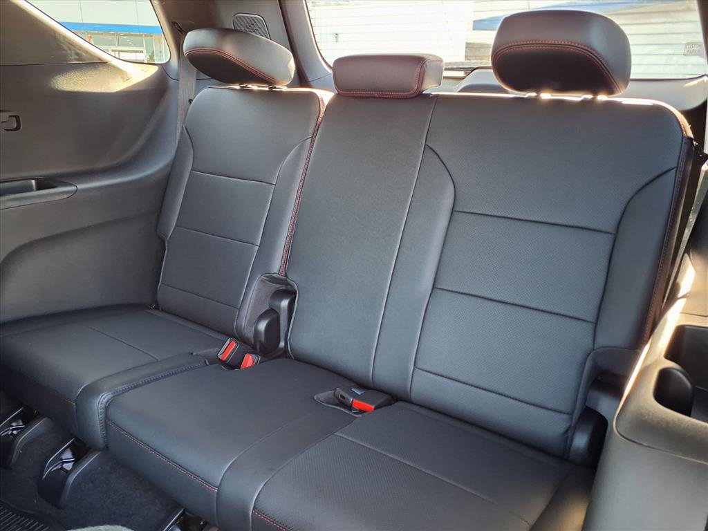 New 2026 Chevrolet Traverse RS w/ LPO, Floor Liner Package FWD image 15