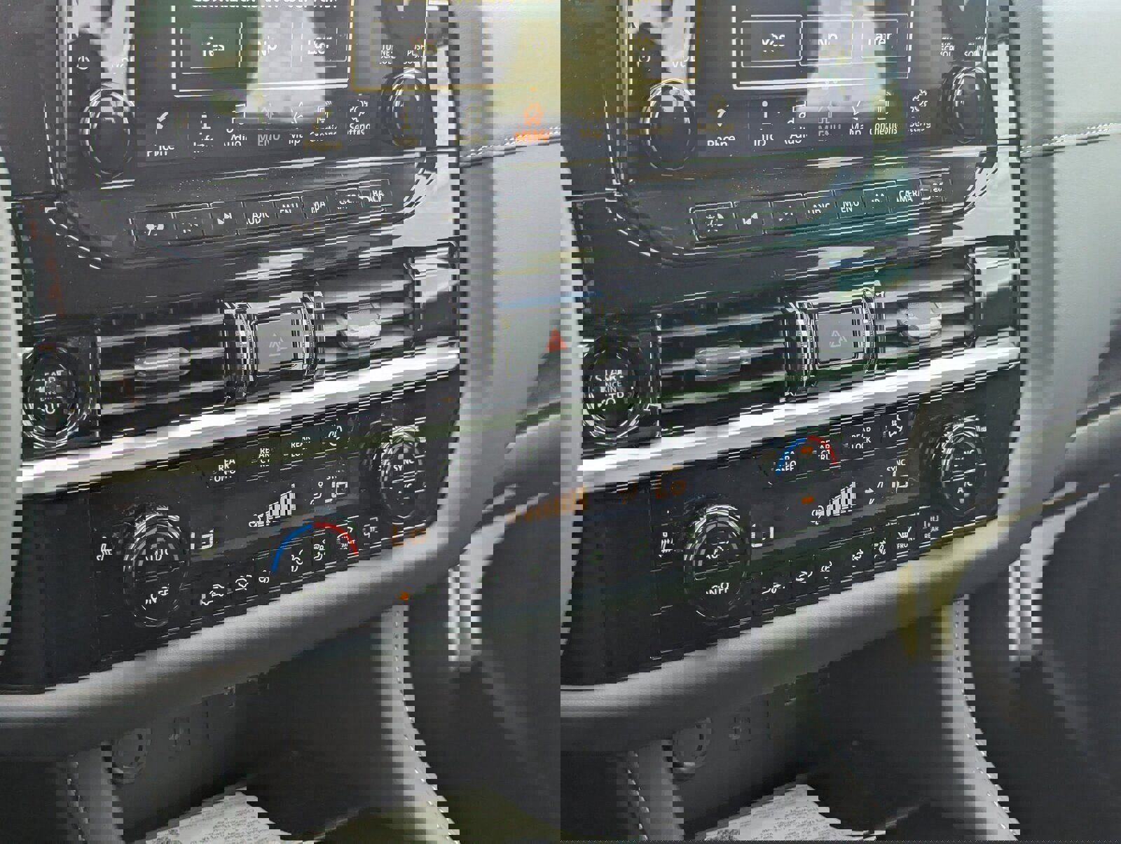 New 2025 Nissan Pathfinder SL image 35