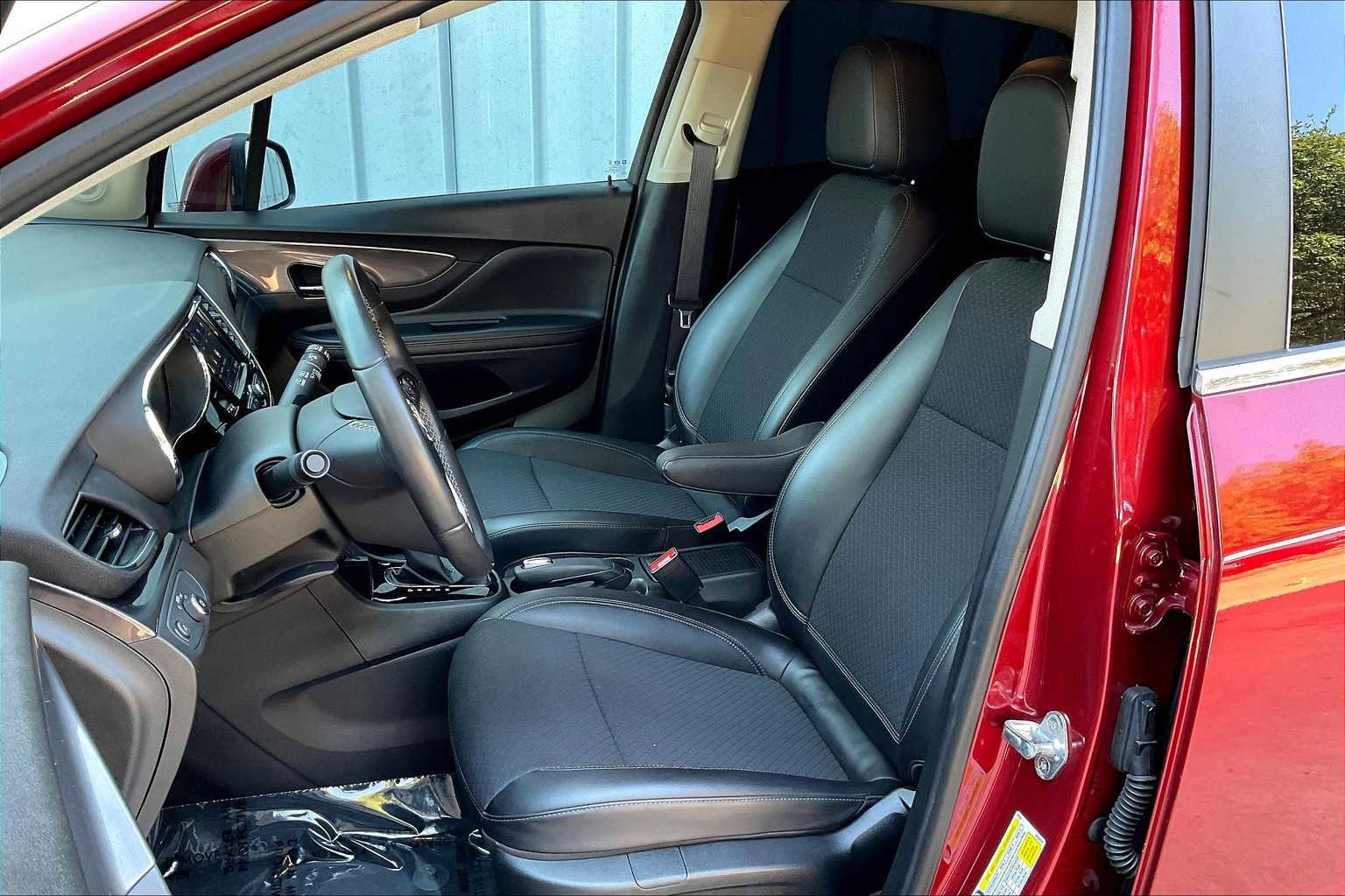 Used 2022 Buick Encore Preferred w/ Safety Package image 6