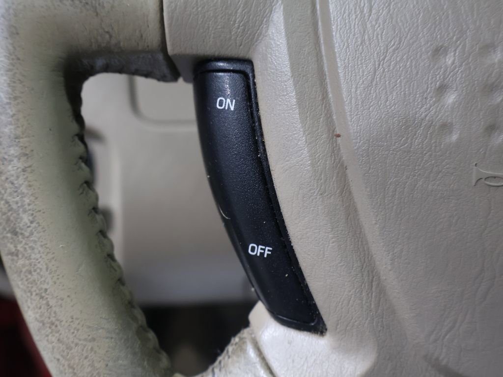 Used 2006 Mercury Mariner Luxury image 29