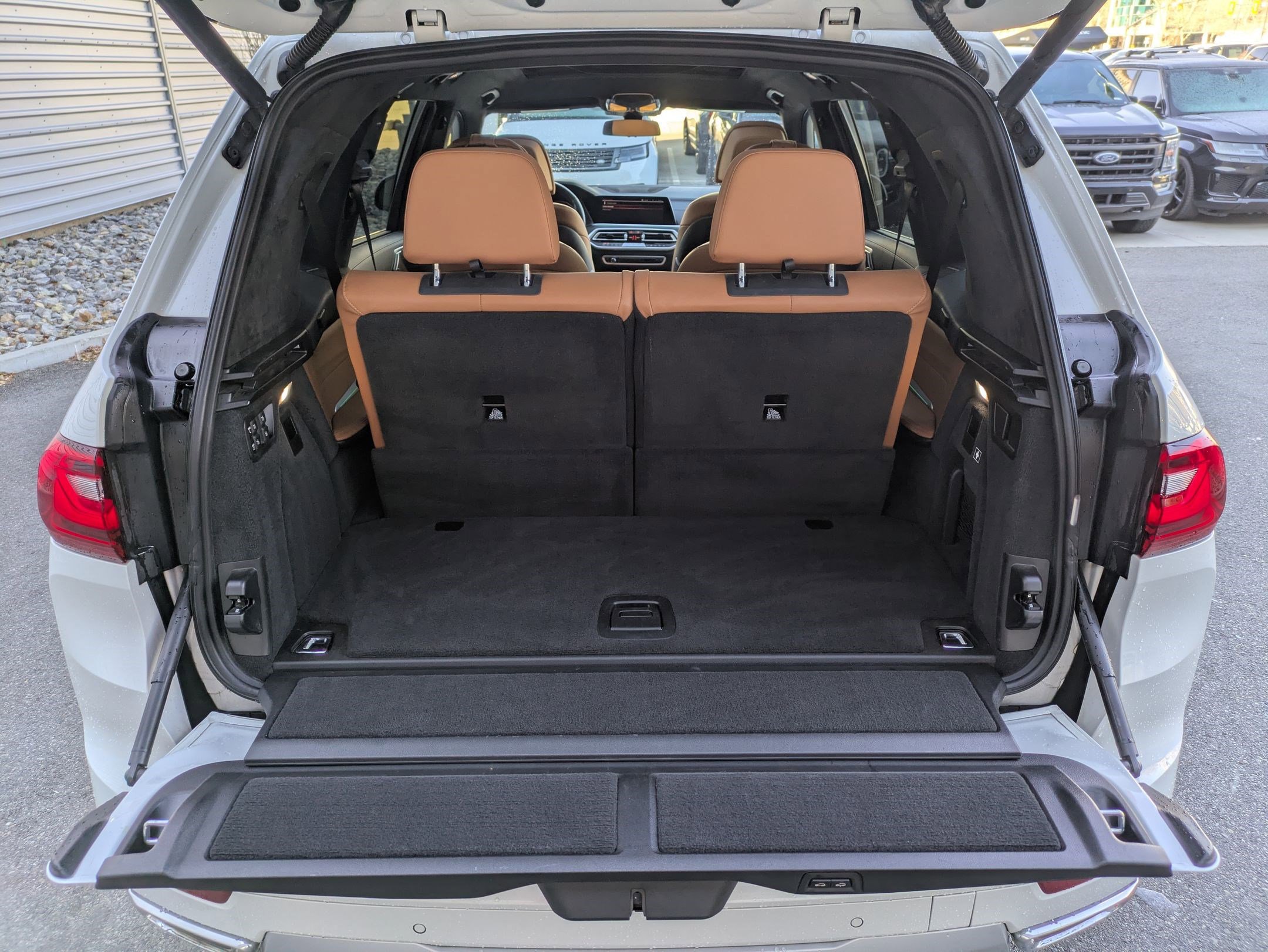 Used 2021 BMW X7 xDrive40i w/ Executive Package image 32