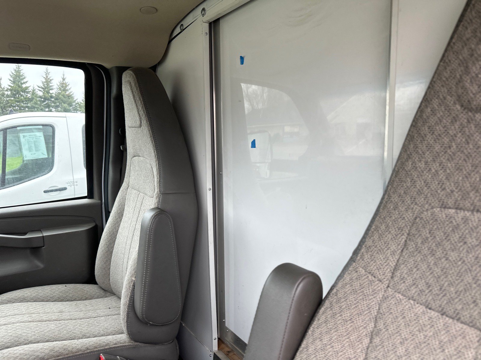 Used 2022 Chevrolet Express 3500 w/ Driver Convenience Package RWD image 14